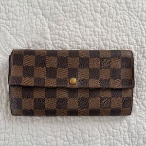 Louis Vuitton Sarah Wallet